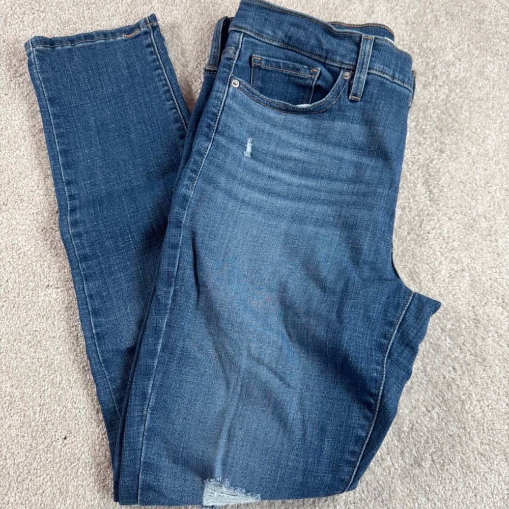 Levis 311 Shaping Skinny‎ Jeans Womens 29 Distressed Medium Wash Blue Denim 3449
